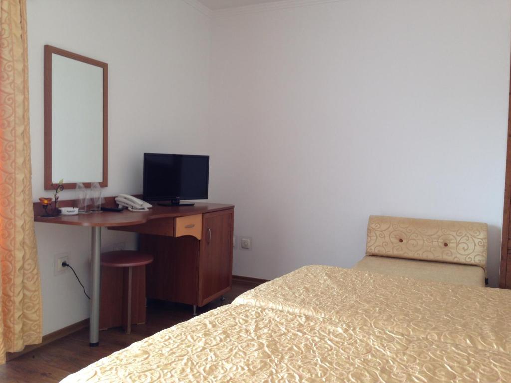 Family Hotel Hit Kiten  Room photo