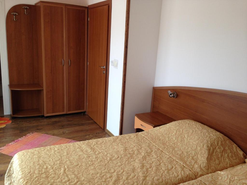 Family Hotel Hit Kiten  Room photo