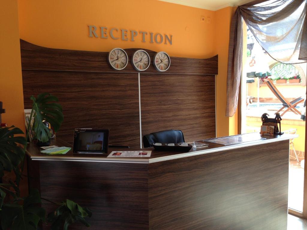Family Hotel Hit Kiten  Exterior photo